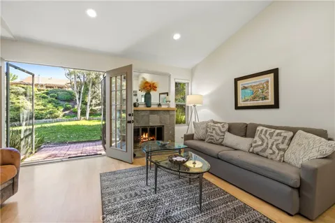 19958 Avenue Of The Oaks