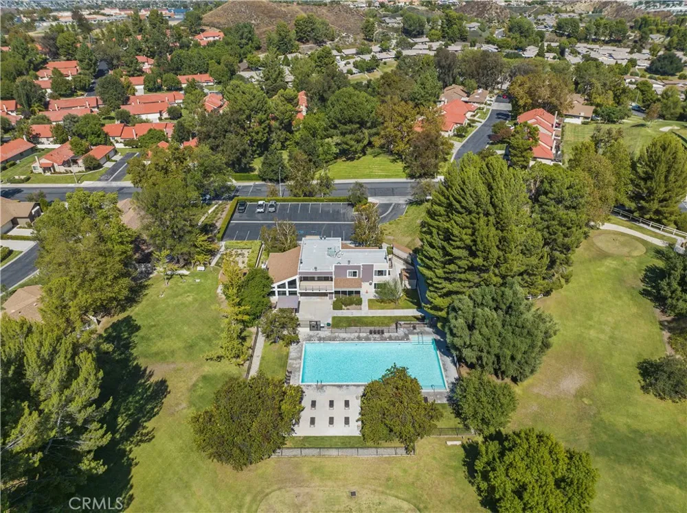19958 Avenue Of The Oaks Newhall, CA 91321