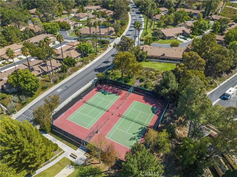 19958 Avenue Of The Oaks Newhall, CA 91321