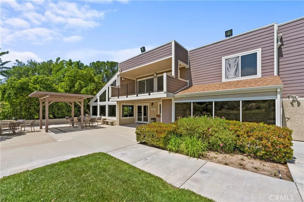 19958 Avenue Of The Oaks Newhall, CA 91321