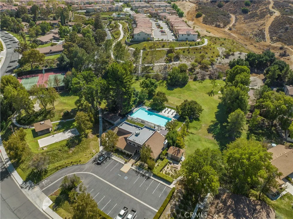 19958 Avenue Of The Oaks Newhall, CA 91321