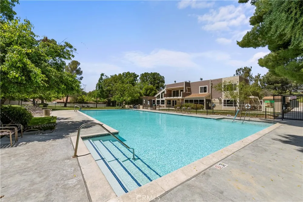 19958 Avenue Of The Oaks Newhall, CA 91321
