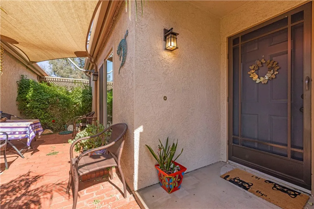 19958 Avenue Of The Oaks Newhall, CA 91321