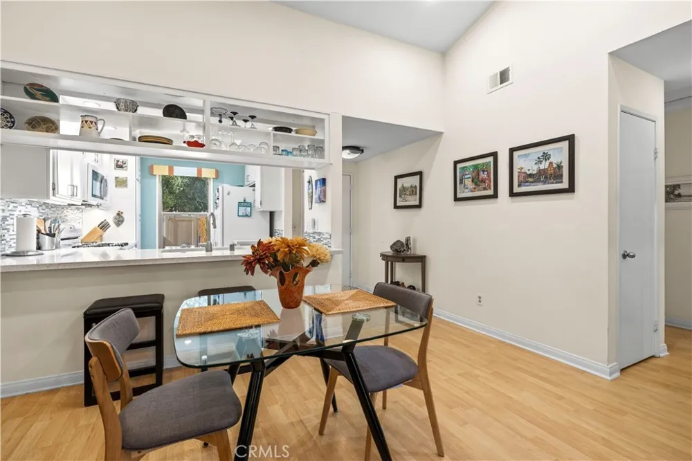 19958 Avenue Of The Oaks Newhall, CA 91321