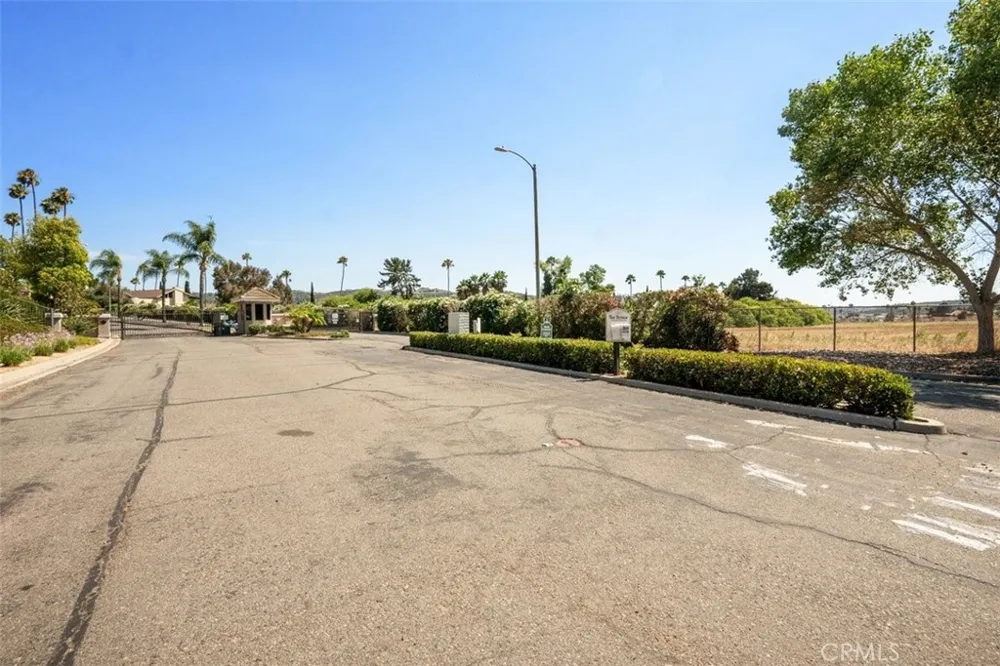 81 Via Larga Bonsall, CA 92003