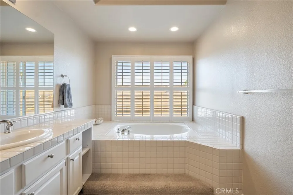 81 Via Larga Bonsall, CA 92003