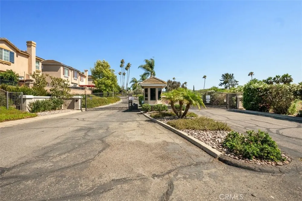 81 Via Larga Bonsall, CA 92003