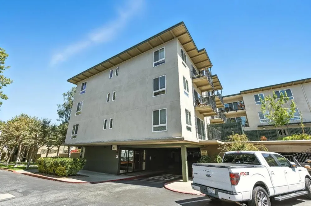 932 Peninsula Avenue #406 San Mateo, CA 94401