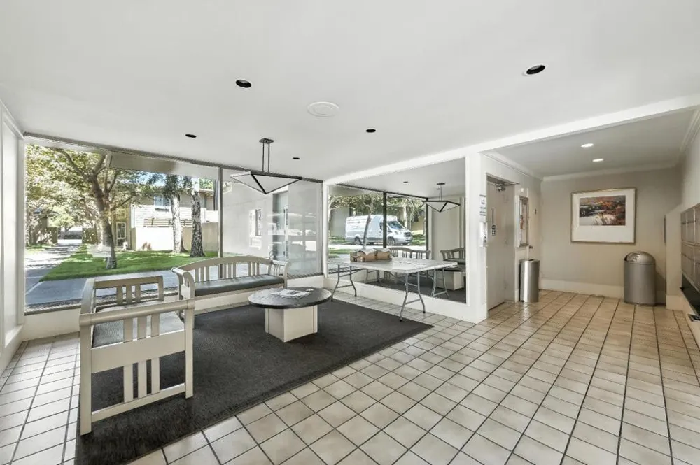 932 Peninsula Avenue #406 San Mateo, CA 94401