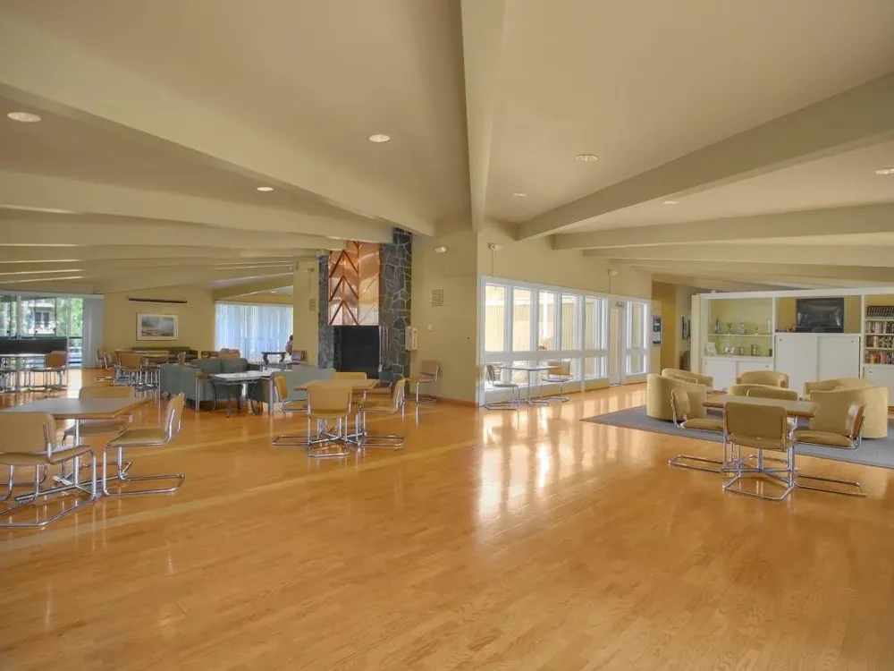 932 Peninsula Avenue #406 San Mateo, CA 94401