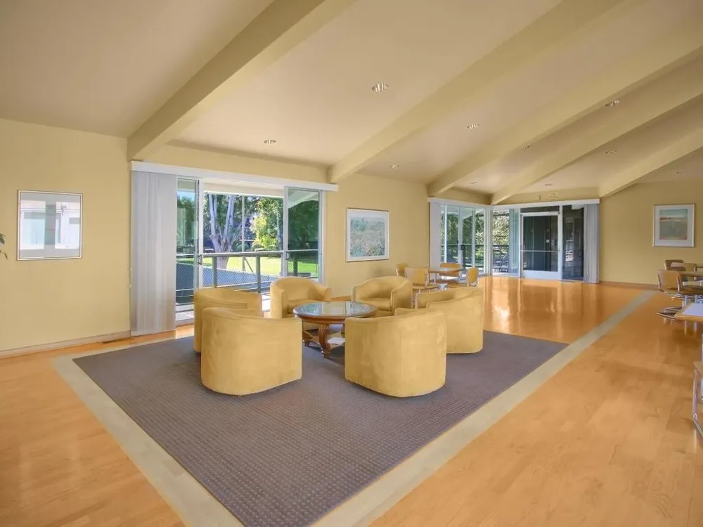 932 Peninsula Avenue #406 San Mateo, CA 94401