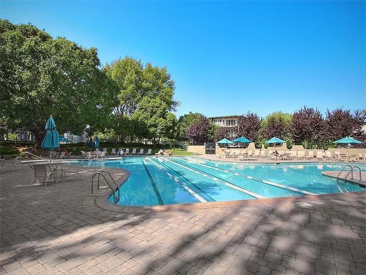 932 Peninsula Avenue #406 San Mateo, CA 94401