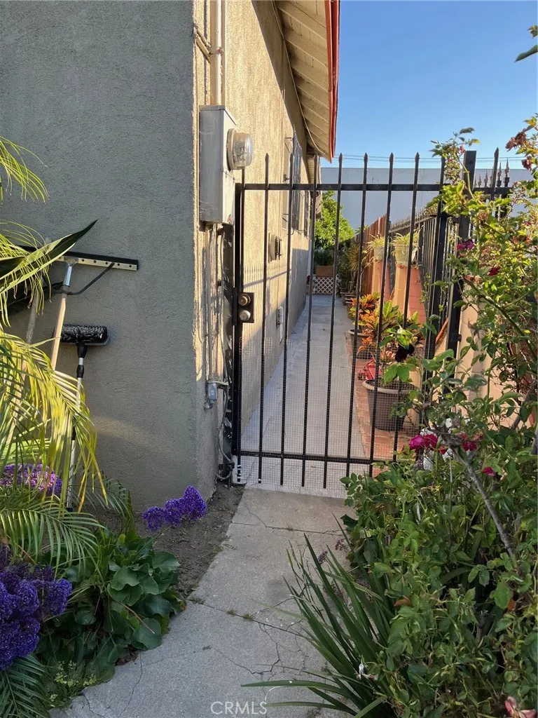 416 E 31st Street Los Angeles, CA 90011