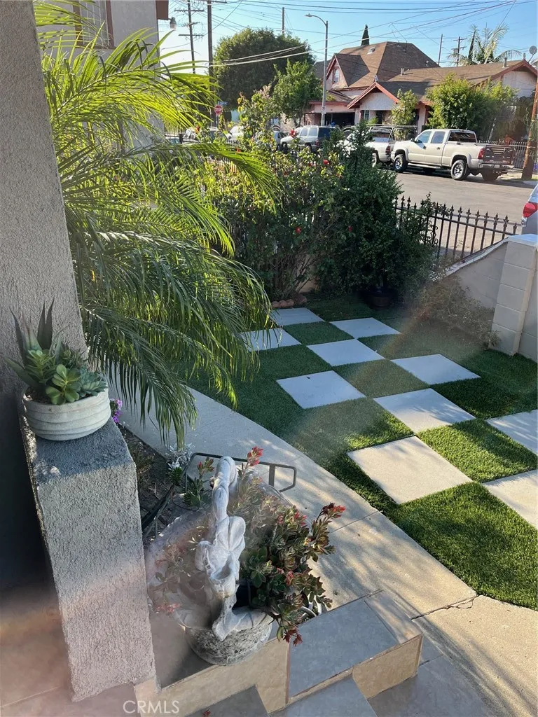 416 E 31st Street Los Angeles, CA 90011