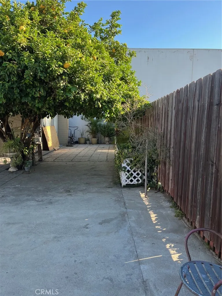 416 E 31st Street Los Angeles, CA 90011