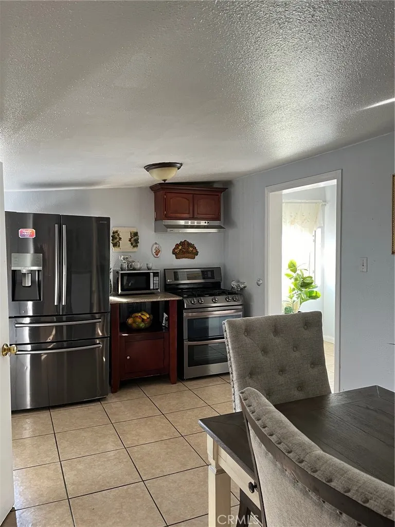 416 E 31st Street Los Angeles, CA 90011