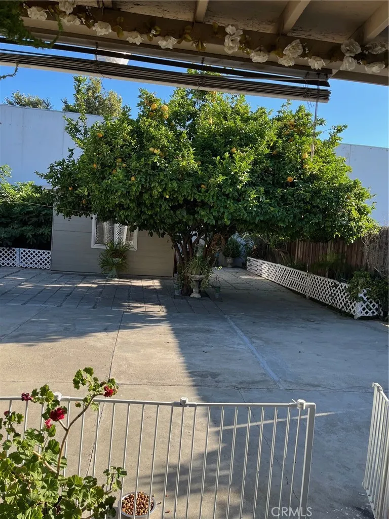 416 E 31st Street Los Angeles, CA 90011