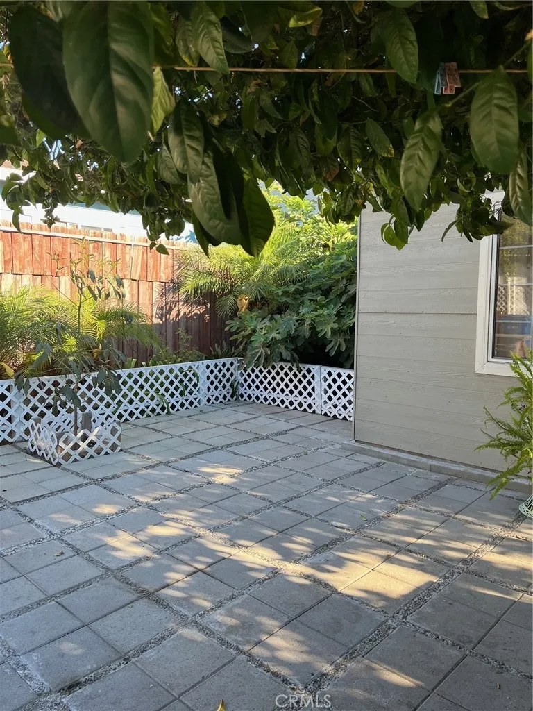 416 E 31st Street Los Angeles, CA 90011
