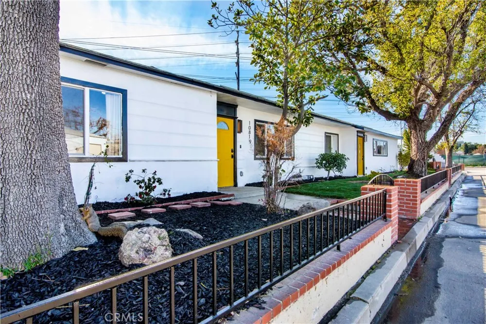 10816 Calvert North Hollywood, CA 91606