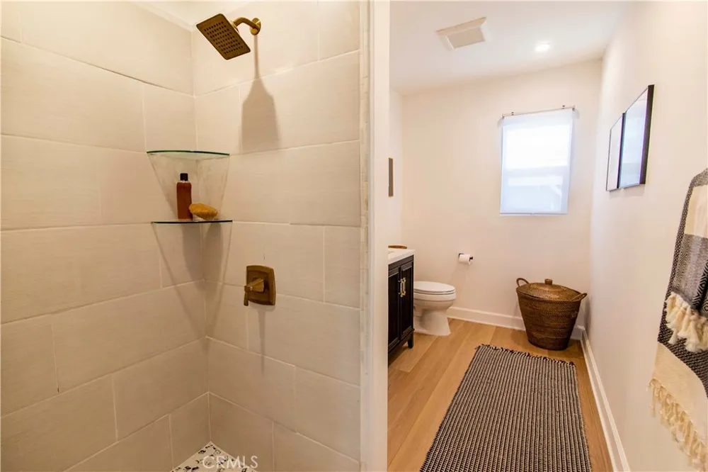 10816 Calvert North Hollywood, CA 91606