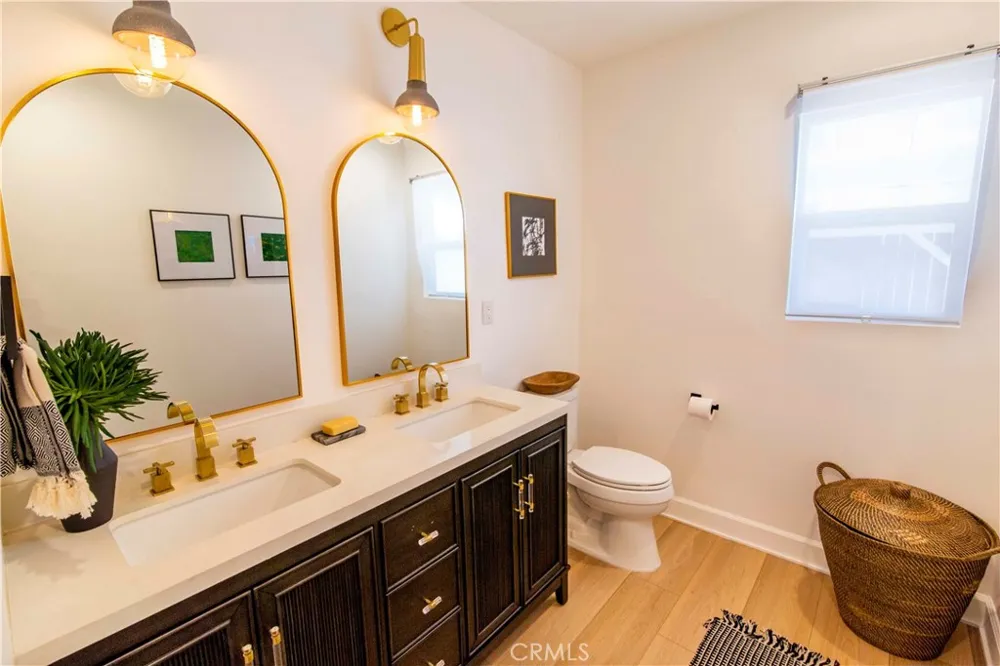 10816 Calvert North Hollywood, CA 91606