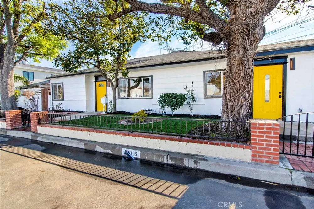 10816 Calvert North Hollywood, CA 91606