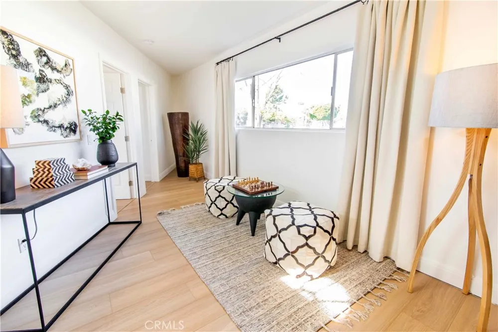 10816 Calvert North Hollywood, CA 91606