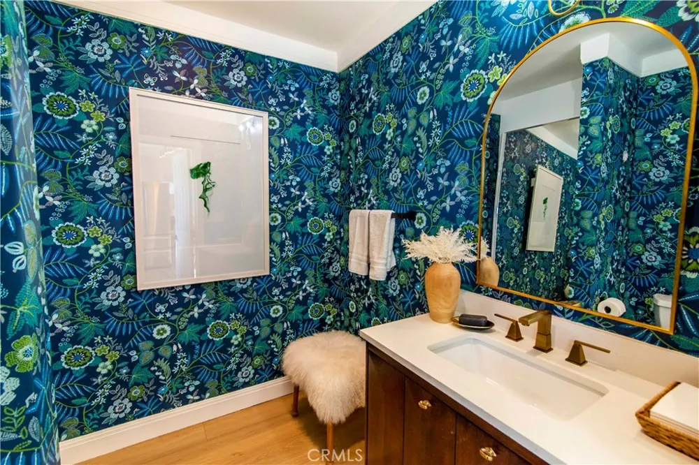 10816 Calvert North Hollywood, CA 91606