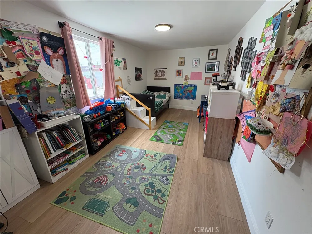 10816 Calvert North Hollywood, CA 91606