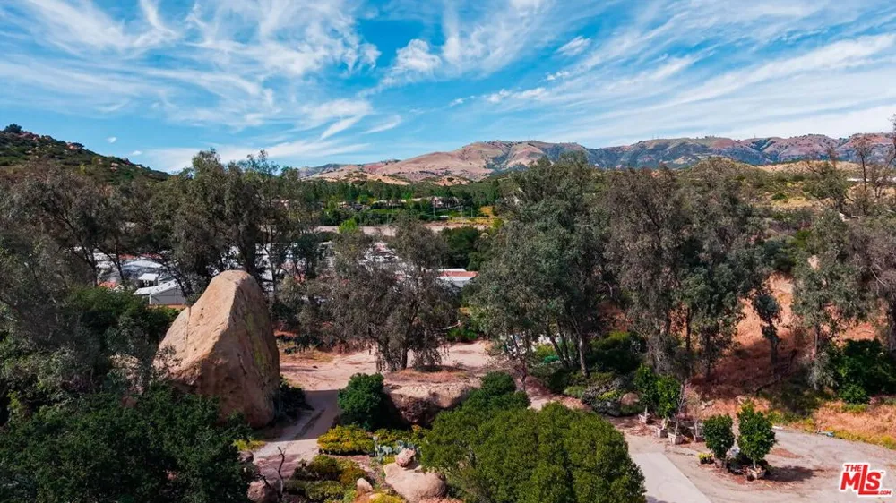 22001 Santa Susana Pass Road Chatsworth, CA 91311