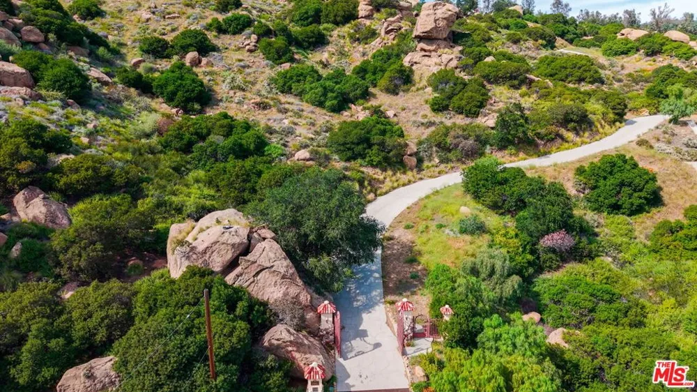 22001 Santa Susana Pass Road Chatsworth, CA 91311