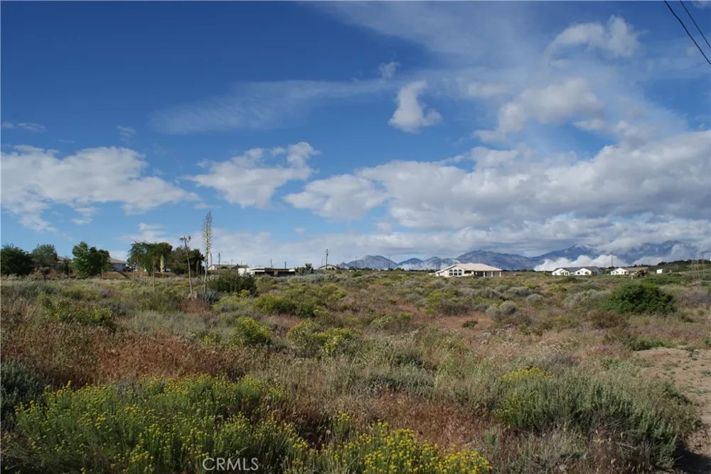 Prairie Trl Oak Hills, CA 92344
