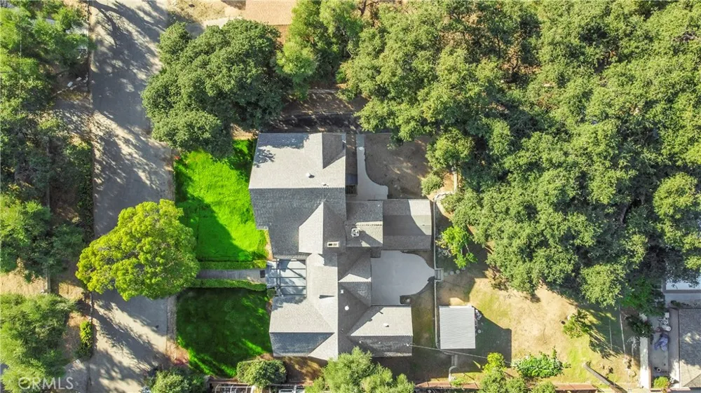 379 Buena Loma Altadena, CA 91001