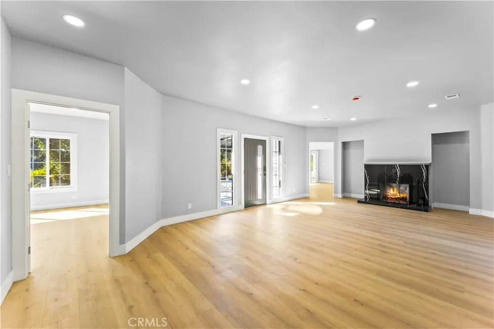 379 Buena Loma Altadena, CA 91001