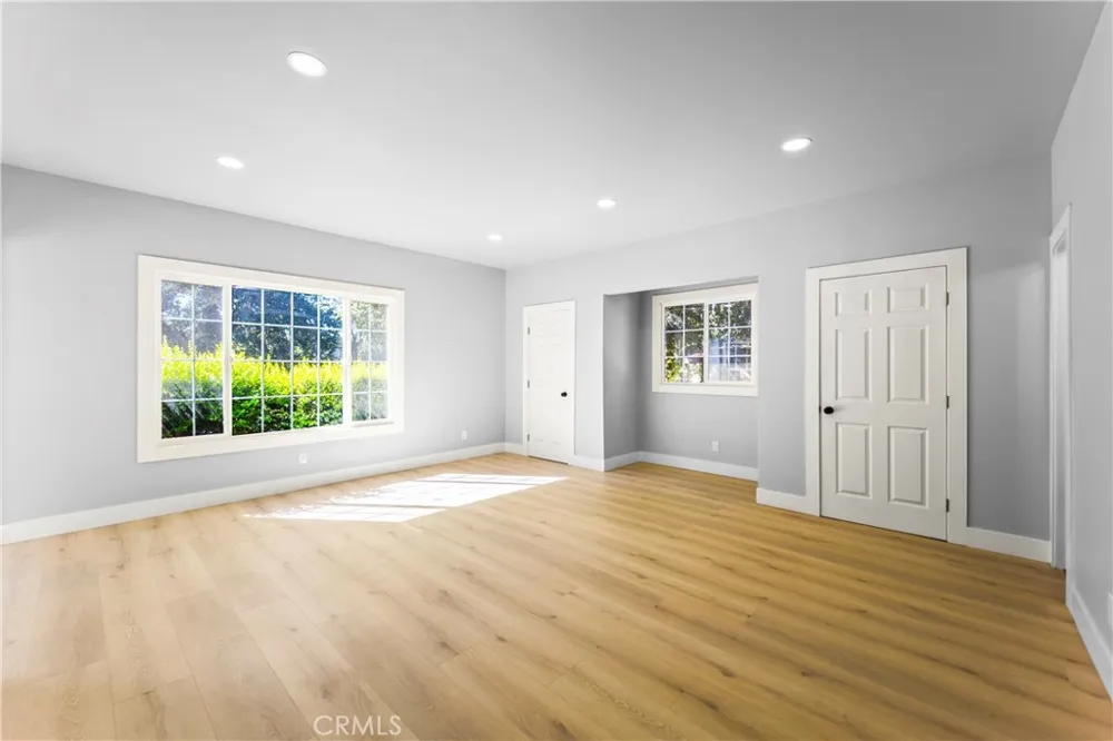379 Buena Loma Altadena, CA 91001