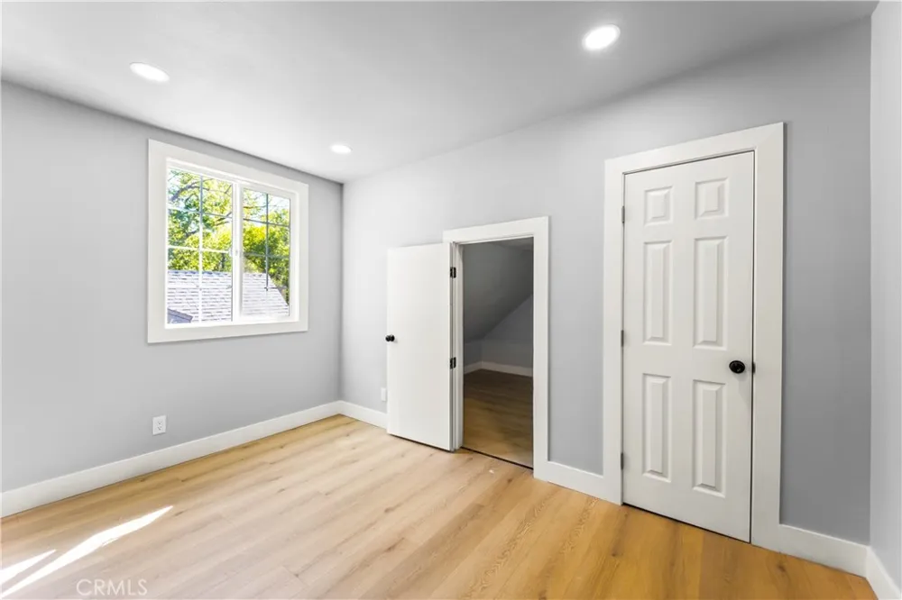 379 Buena Loma Altadena, CA 91001