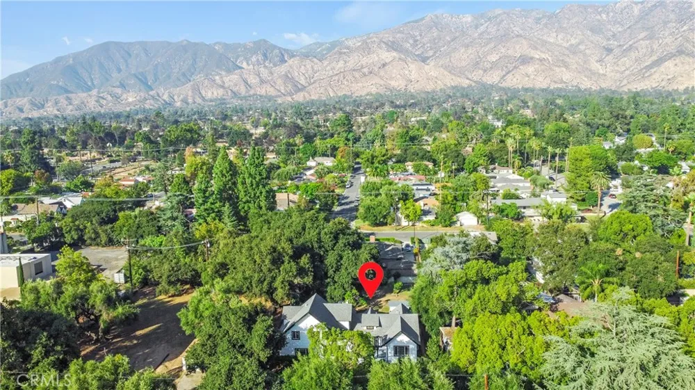 379 Buena Loma Altadena, CA 91001