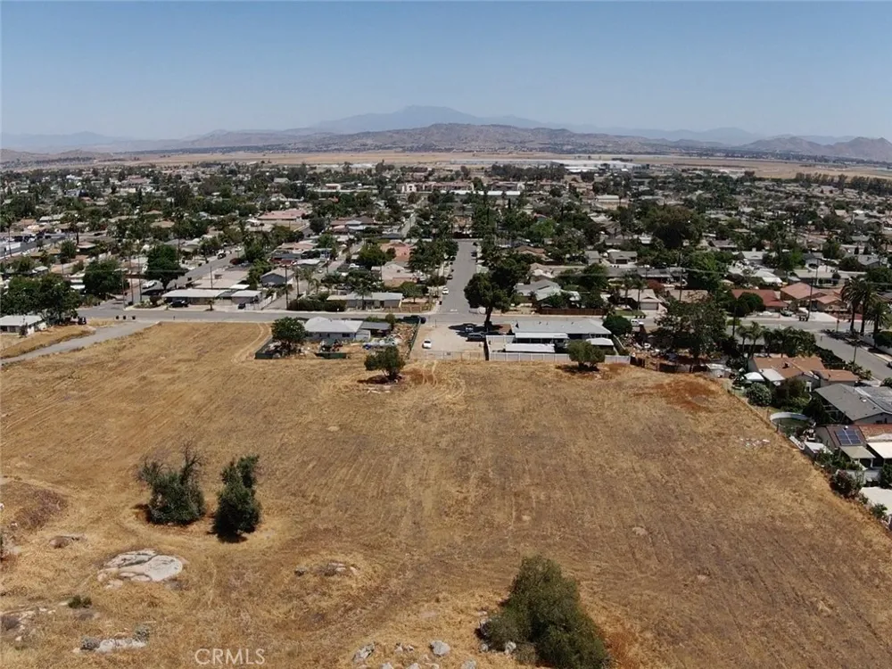 Park Ave Perris, CA 92570