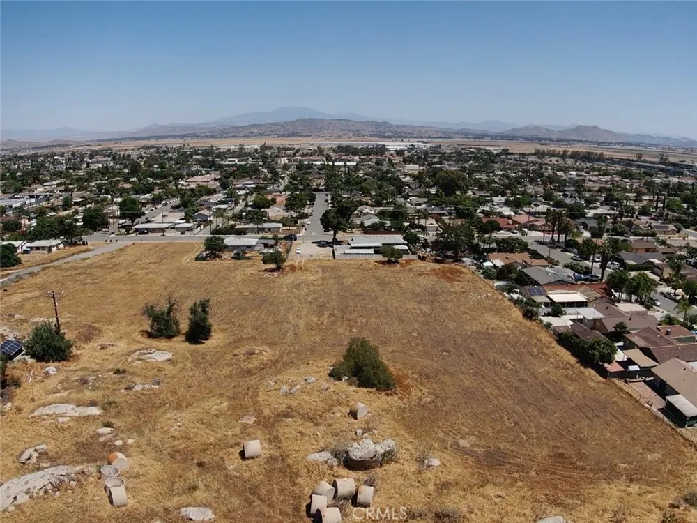Park Ave Perris, CA 92570