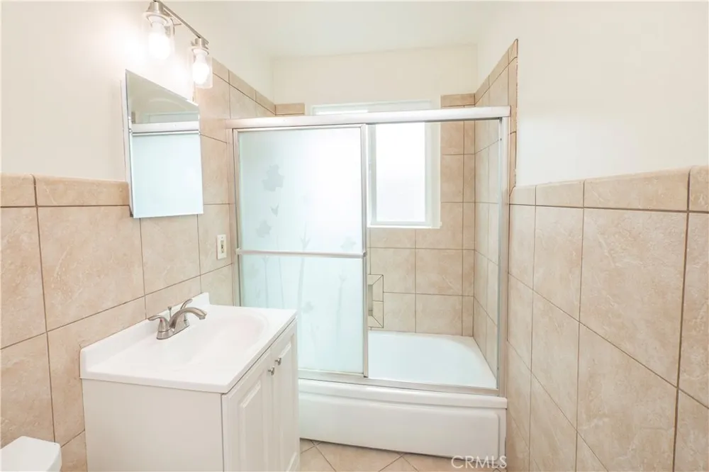 7579 Emerald Street Riverside, CA 92504
