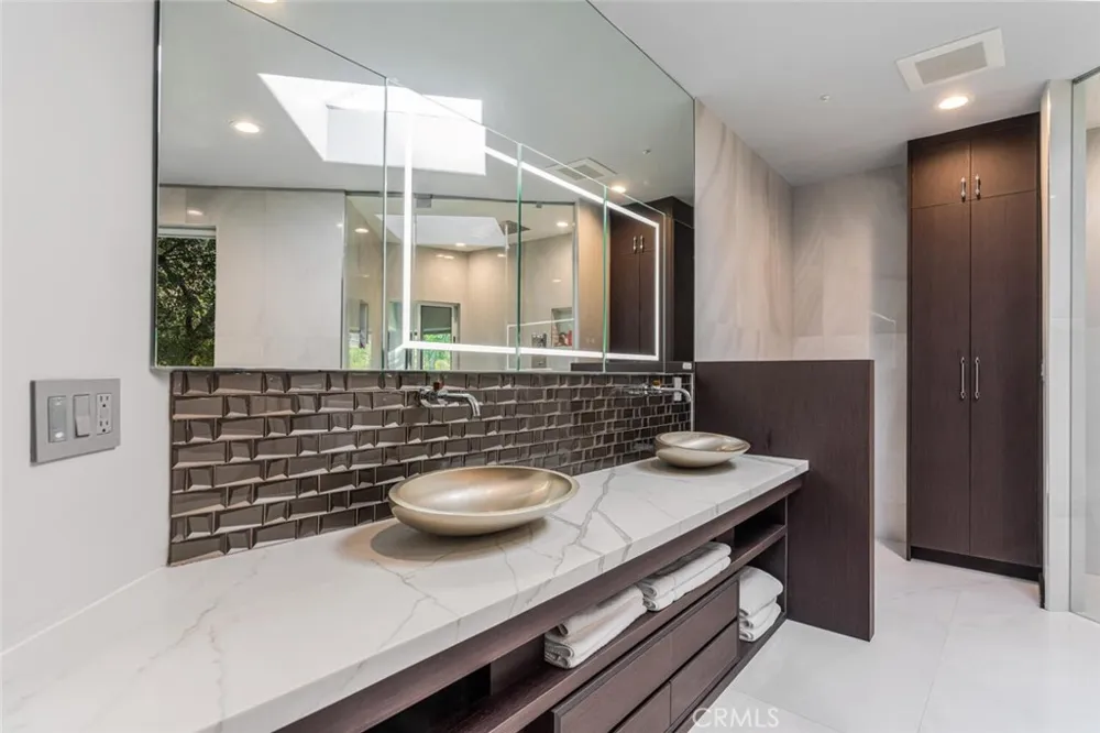 6 Colt Bell Canyon, CA 91307