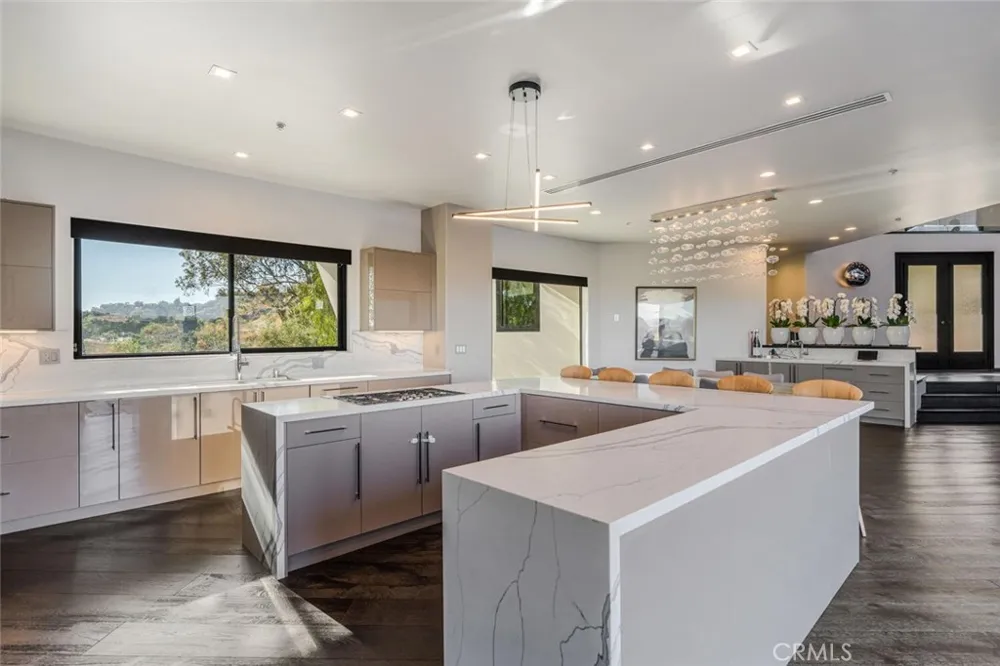6 Colt Bell Canyon, CA 91307