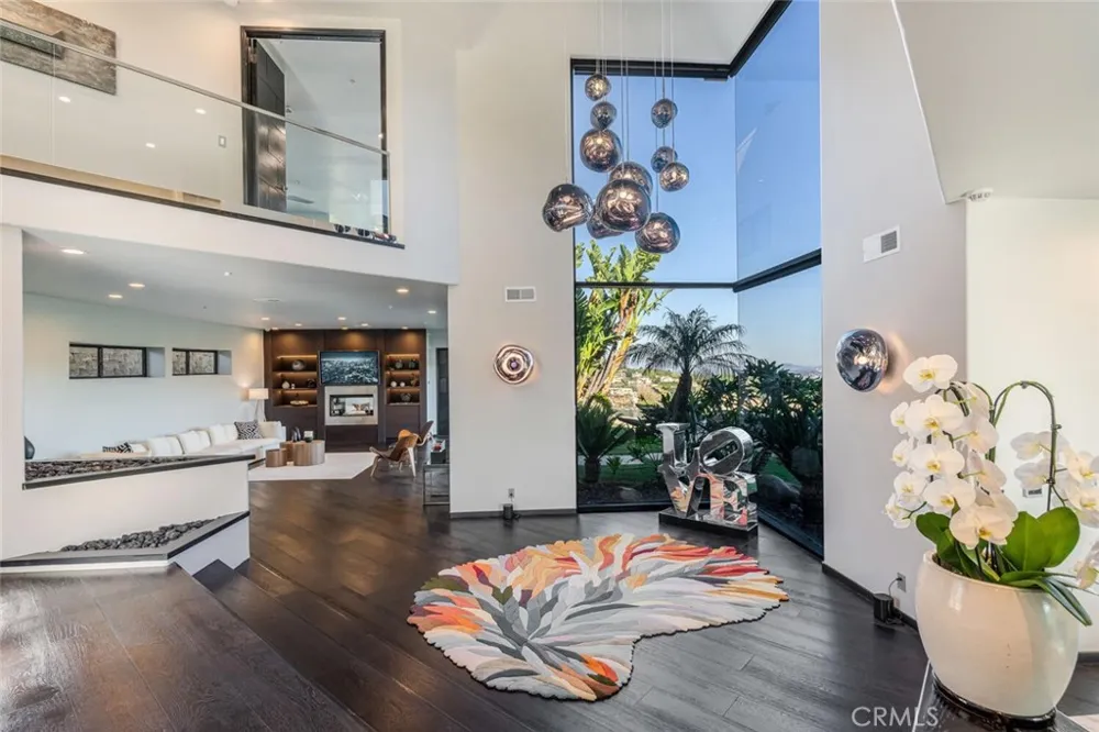 6 Colt Bell Canyon, CA 91307