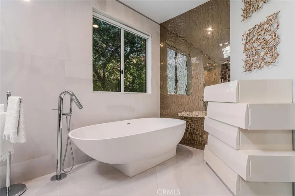 6 Colt Bell Canyon, CA 91307