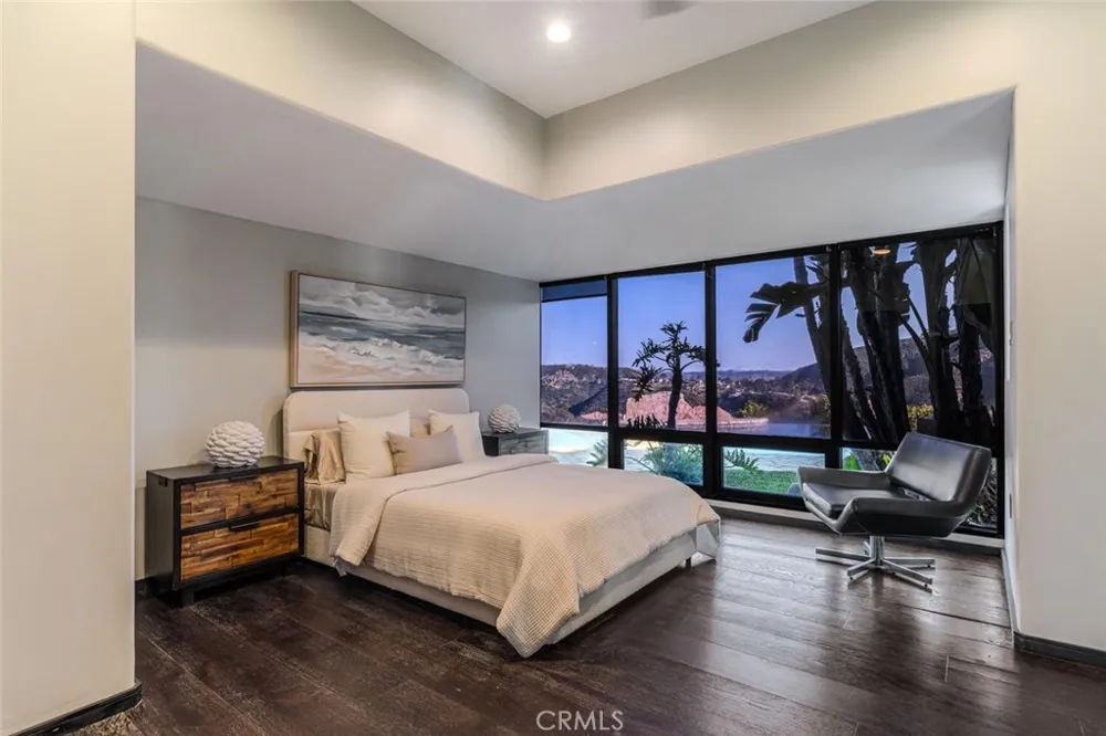 6 Colt Bell Canyon, CA 91307