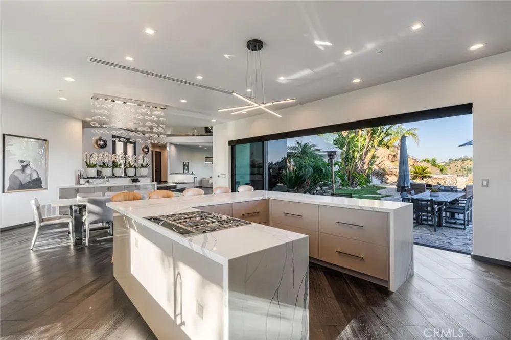 6 Colt Bell Canyon, CA 91307