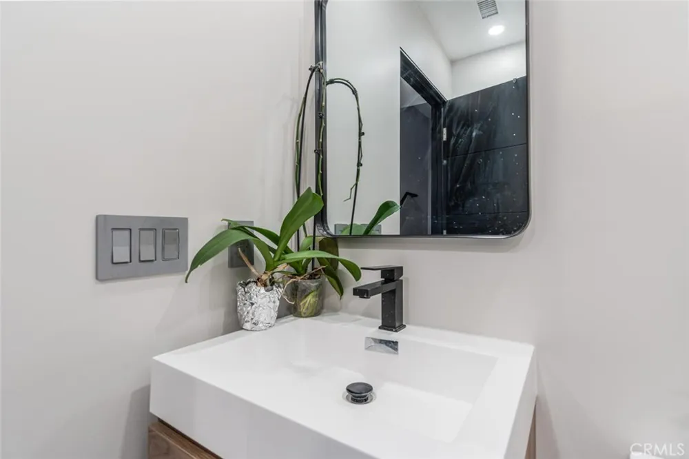 6 Colt Bell Canyon, CA 91307