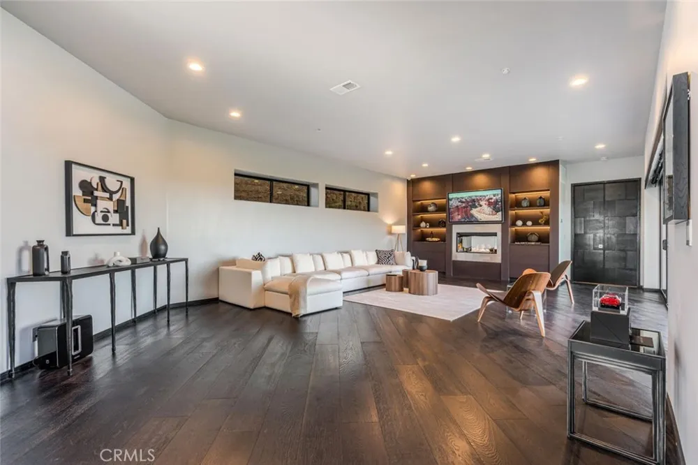 6 Colt Bell Canyon, CA 91307