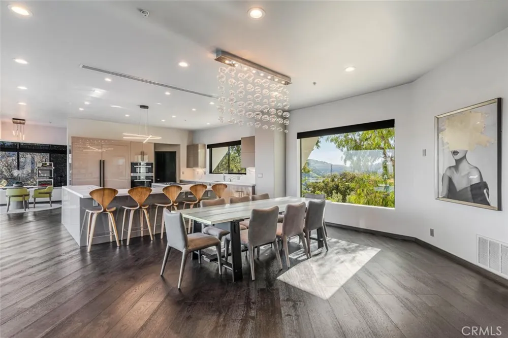 6 Colt Bell Canyon, CA 91307