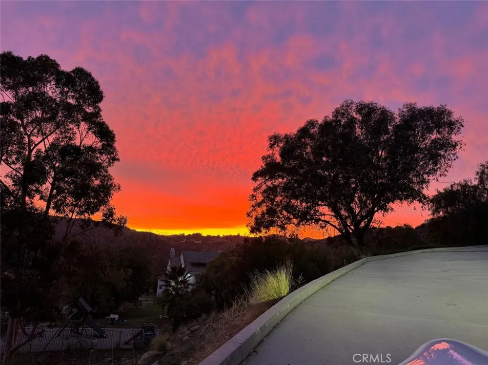 6 Colt Bell Canyon, CA 91307